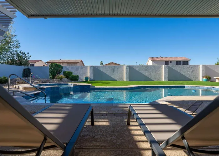 Dom wakacyjny Pool & Outdoor Fireplace Bbq Pool Table